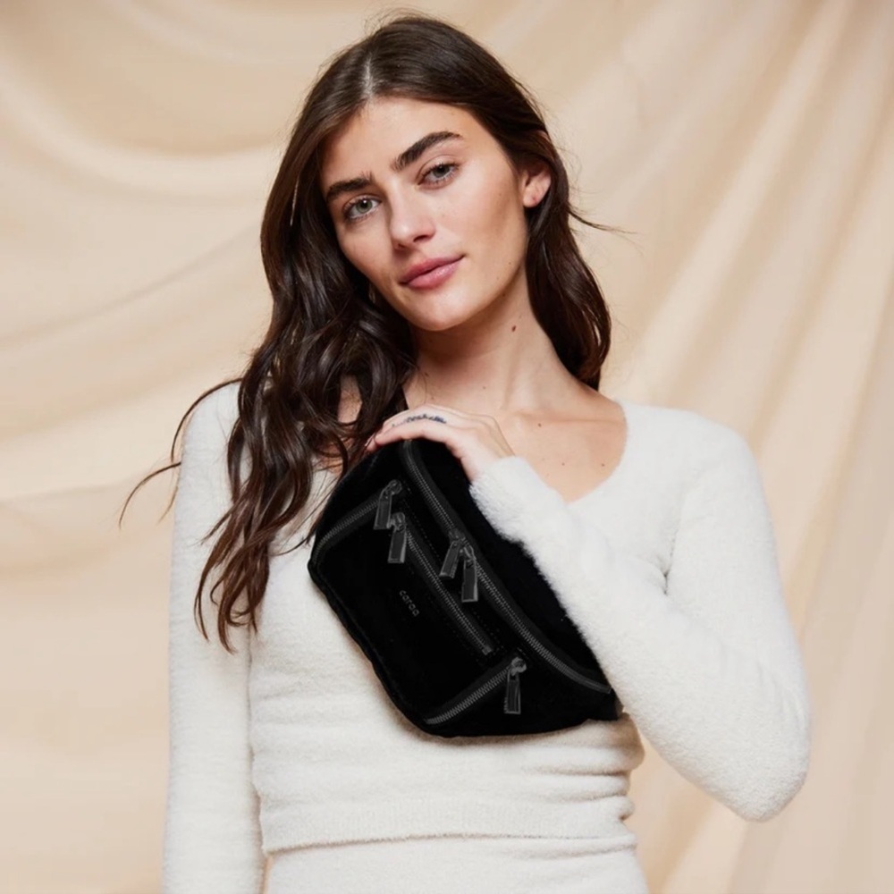 FREE  PEOPLE x CARAA Velvet Sling Bag